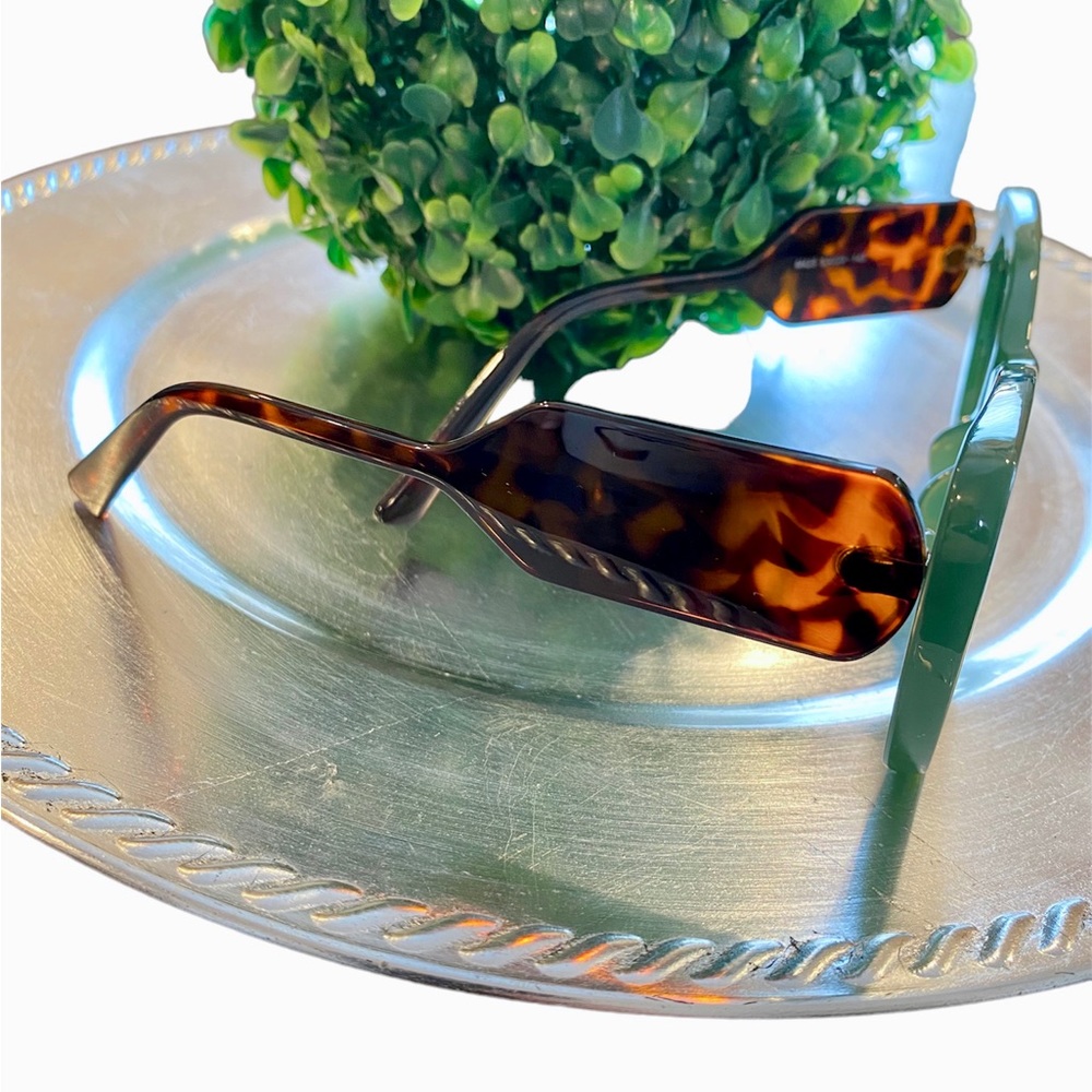 Cheetah Oversized Cat Eye Sunglasses in Green & Brown - Picture 5 of 7